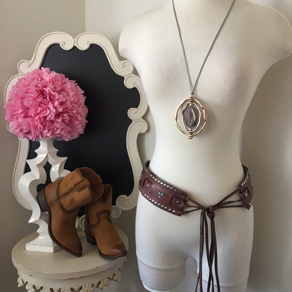 🌺 Frye
Beautiful Cognac Boots - Picture 3 of 8